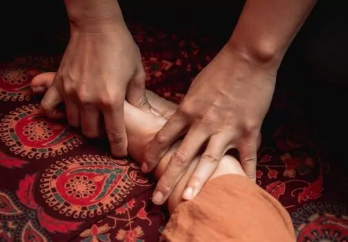 masaż tajski dłoni